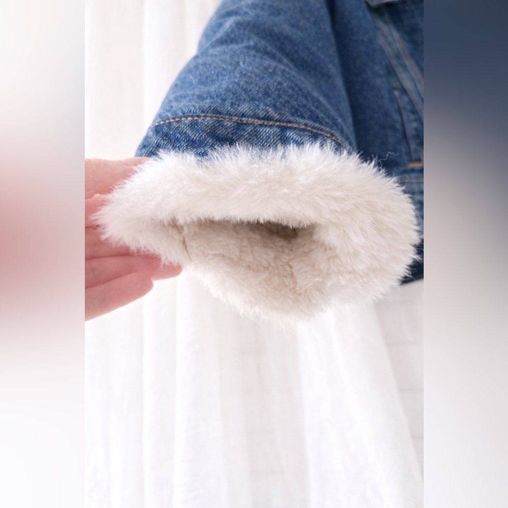 Levi’s Premium Denim Trucker Jacket Faux Fur Collar Quilted Lining Size L NWOT - Picture 3 of 5